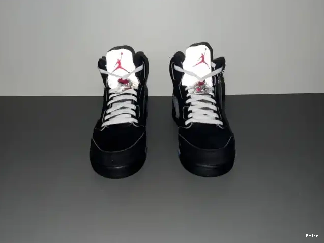 Boostmaster lin Metallic HF3975-001 Jordan Black Reimagined Air 5 0609